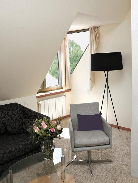 Hotel Kleines Meer Варен Екстериор снимка
