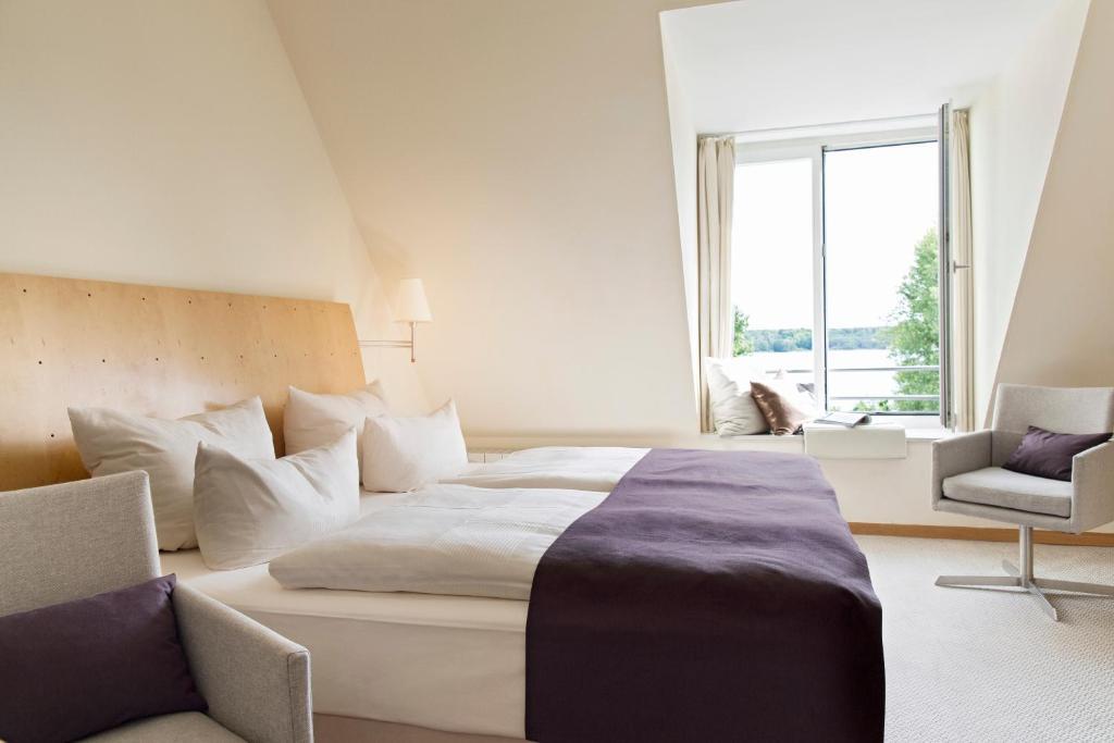 Hotel Kleines Meer Варен Стая снимка
