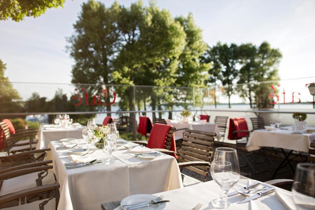 Hotel Kleines Meer Варен Екстериор снимка