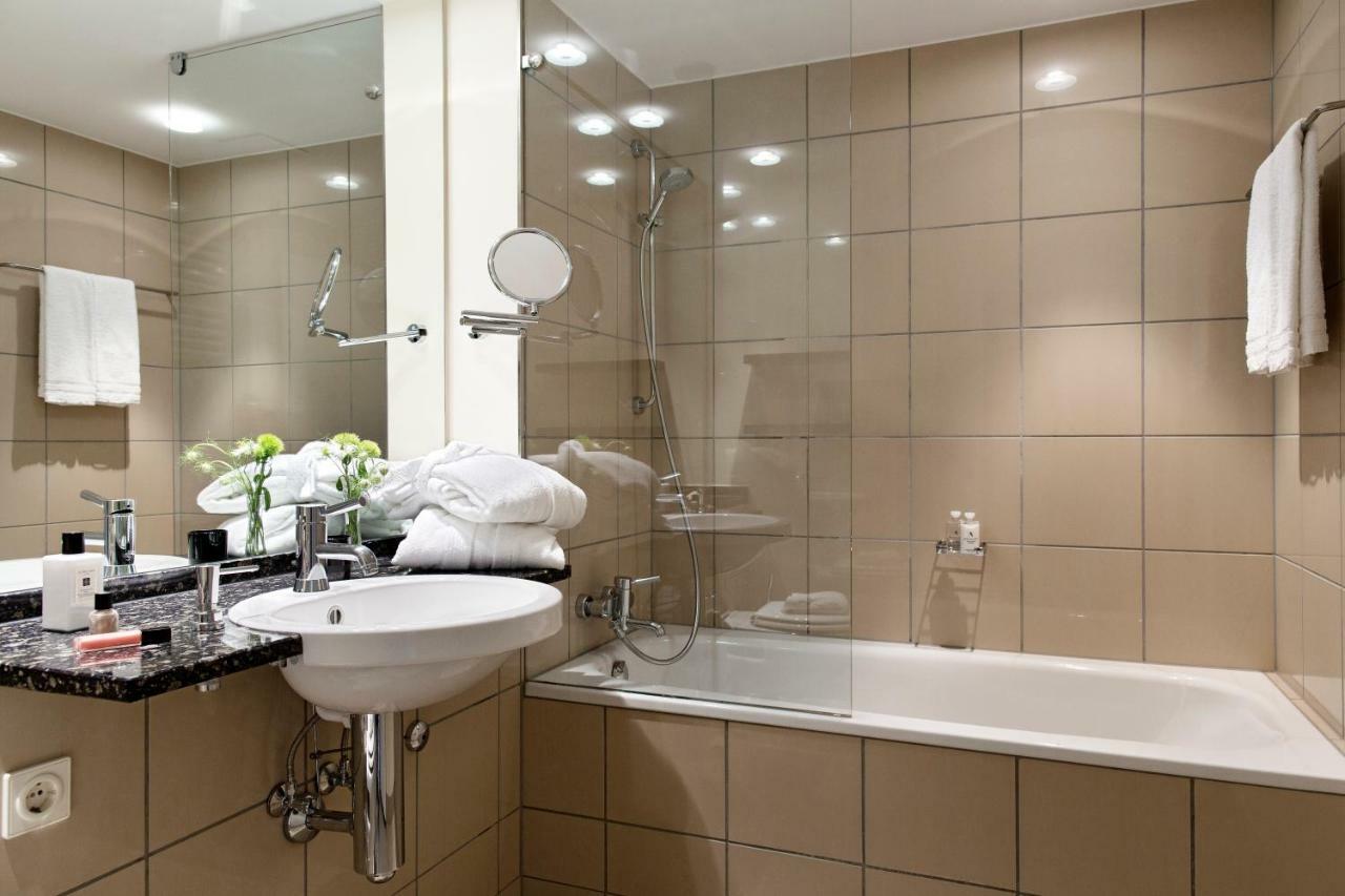 Hotel Kleines Meer Варен Екстериор снимка
