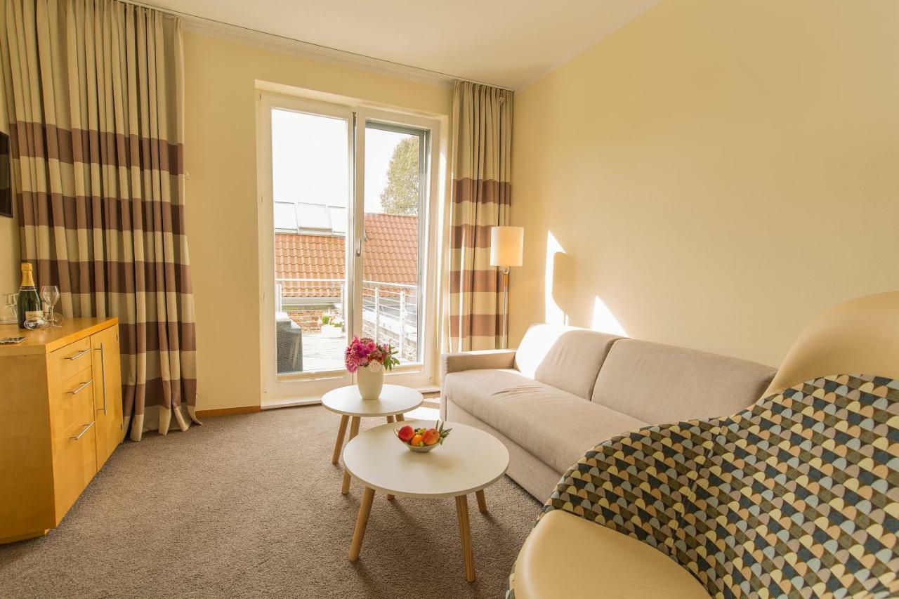 Hotel Kleines Meer Варен Екстериор снимка
